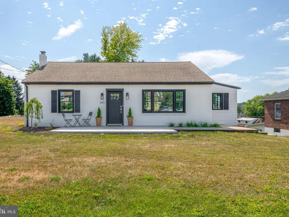 240 S Reading Rd, Ephrata, PA 17522