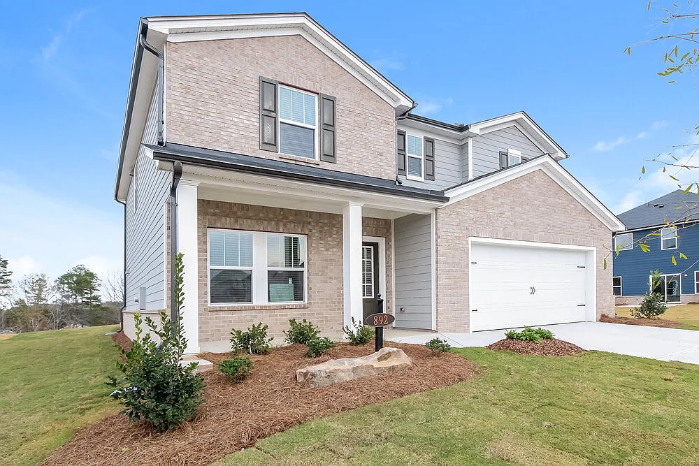4 bed, 2.5 bath, 2479 sqft, $2,405 — Photo 4