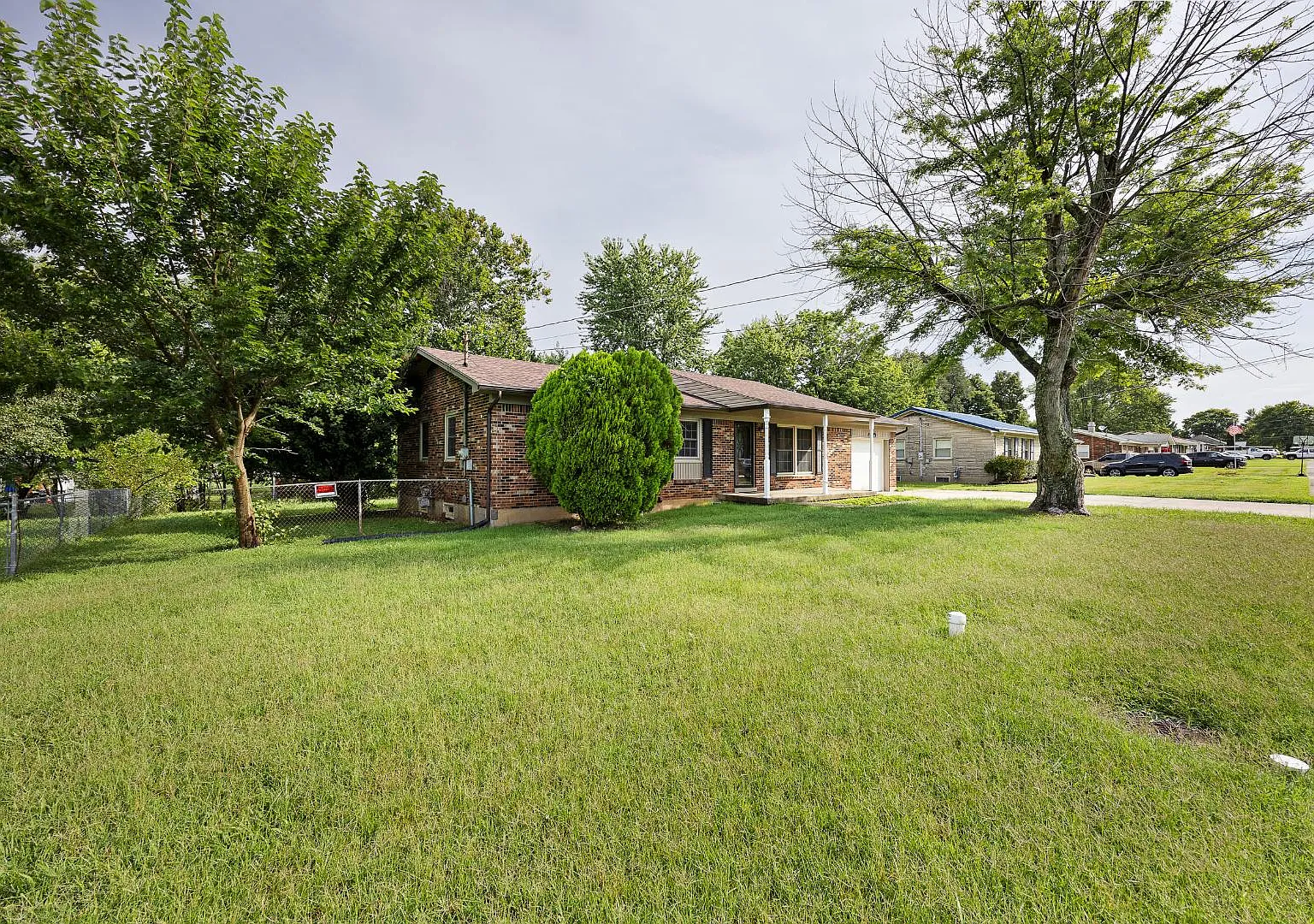 817 Pearman Ave — Photo 4