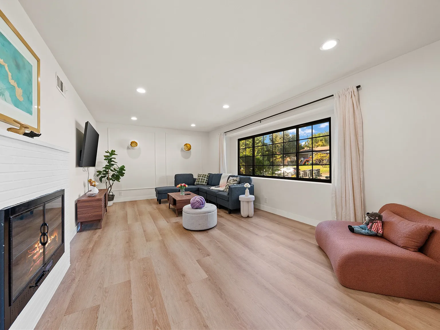 4 bed, 1792 sqft, $8,000 — Photo 3