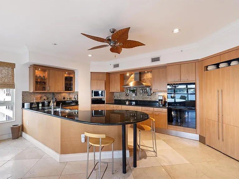 209 N Birch Rd #401 — Photo 3