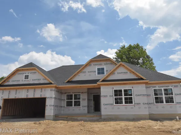 49 Candlelight Ct, Brighton, MI 48114