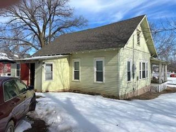 312 Starr Ave, Miltonvale, KS 67466