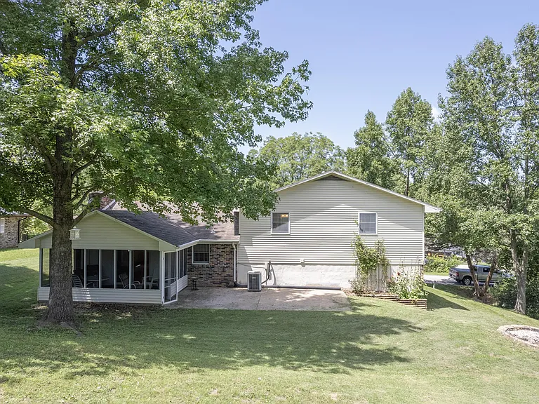 223 Mary Dr — Photo 23
