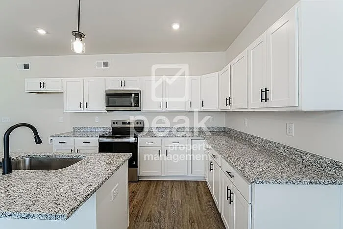 1332 12th St — Photo 5