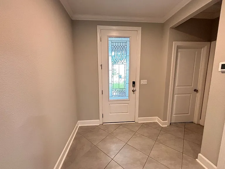 212 Willow Creek Ct — Photo 4