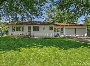 7555 Louise Ave, Jenison, MI 49428