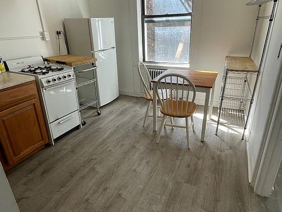 3rd image of 1433 1st Ave APT 3R