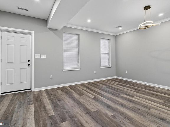 3rd image of 2927 Ellicott Dr
