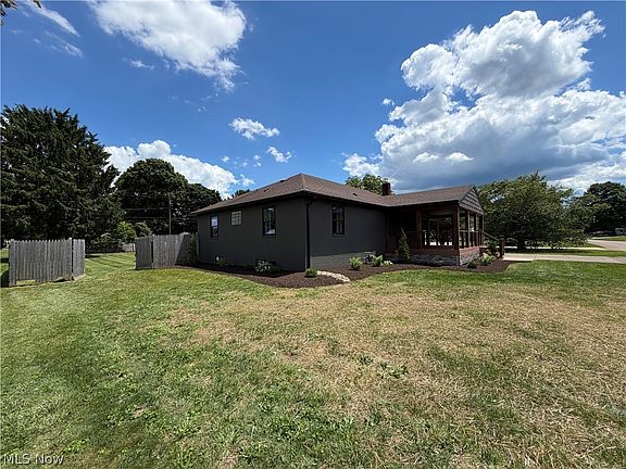 3rd image of 22420 Jo Ann Rd