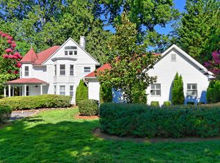 2420 Sandburg St, Dunn Loring, VA 22027