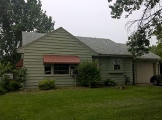 25 River Ave, Windom, MN 56101