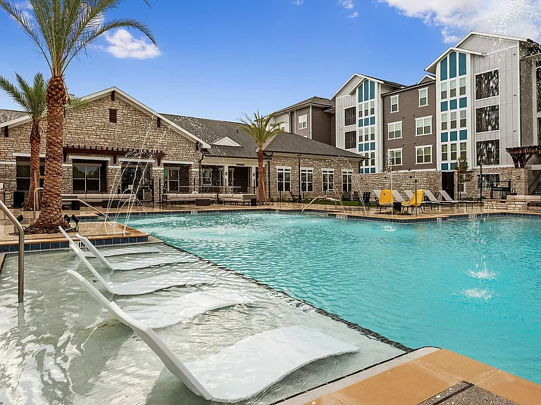 Maeva Pool