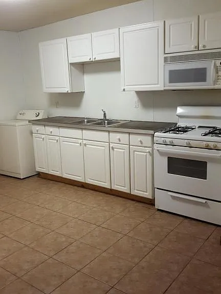 4507 Wipprecht St #7 — Photo 1
