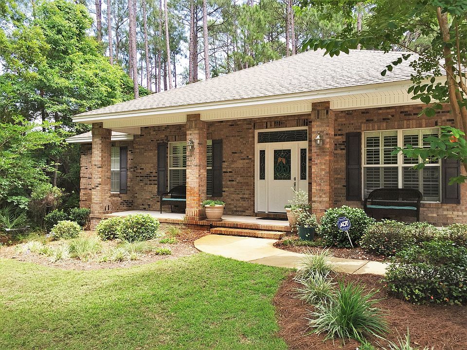 1st image of 910 Lake Dr