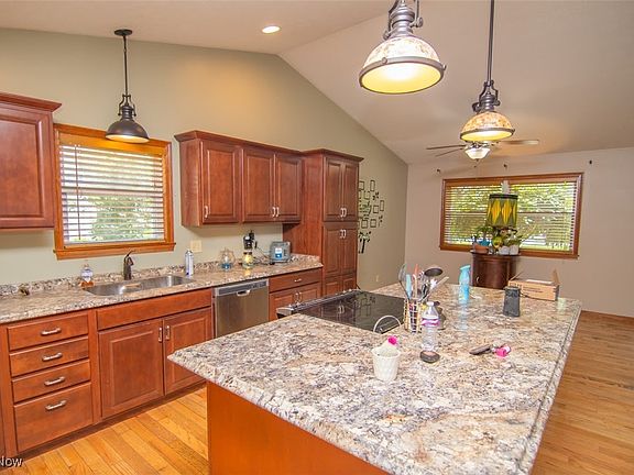 3rd image of 103 Park Dr