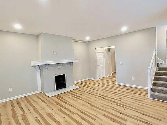 5th image of 3256 Ruckle St