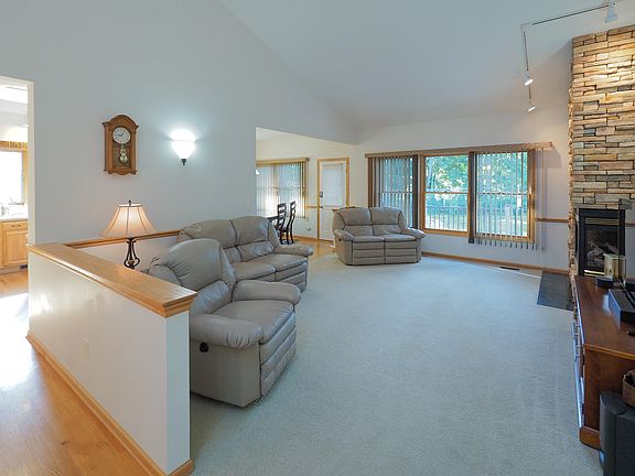 2619 Sleepy Hollow Dr-105