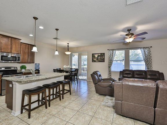 4th image of 916 Parker Den Dr