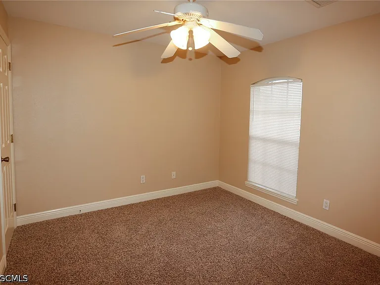 4754 Leonard Blvd S — Photo 15