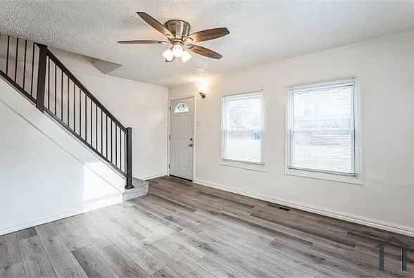 872 Valencia Ave — Photo 8