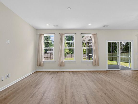 4th image of 103 Caleb Ct