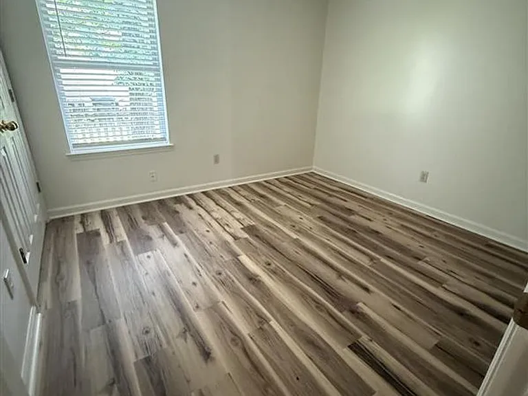 103 Knollwood Ct — Photo 15