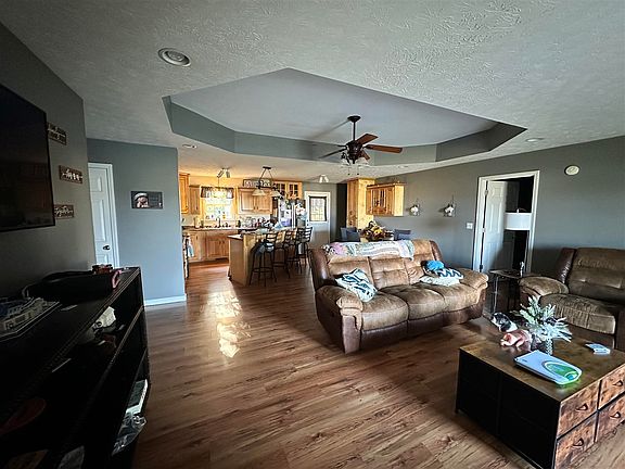 3rd image of 147 Green Leaf Dr