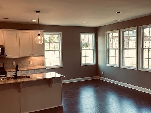 5th image of 112 Stone Dr