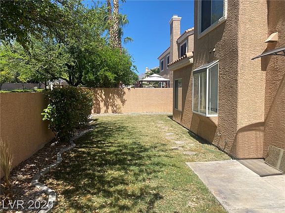 5th image of 8809 Valley Creek Dr