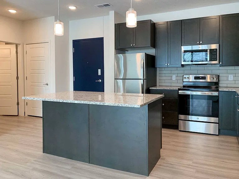 Our kitchens provide plenty of counter space and cabinetry, making meal prep and storage simple and efficient for your lifestyle.