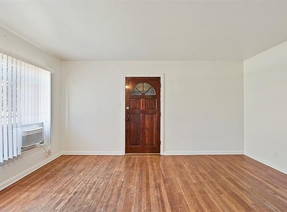 4th image of 301 Hammack Dr