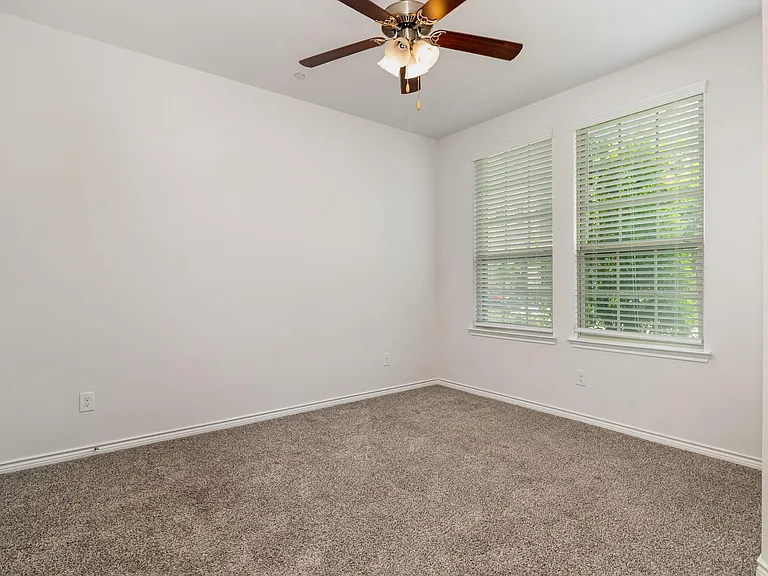 2413 Siskiyou St — Photo 17