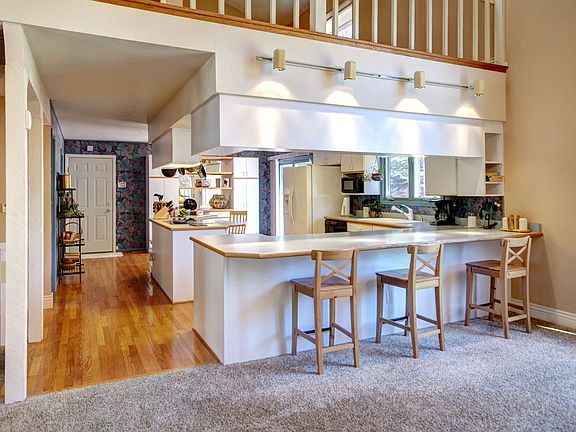 Nice area for quick dining