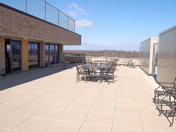 Penthouse Lounge