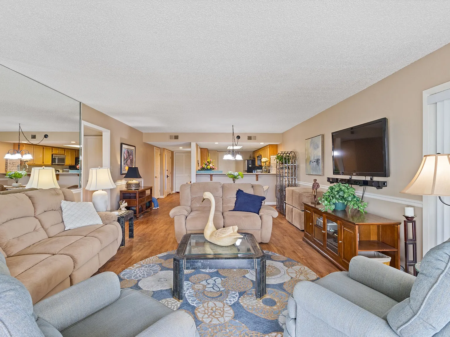2 bed, 2.0 bath, 1345 sqft, $2,300 — Photo 3