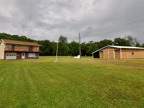 129 Castleman Rd, Vestal, NY 13850