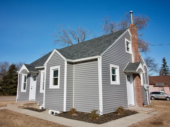 206 1st St NE, Lidgerwood, ND 58053