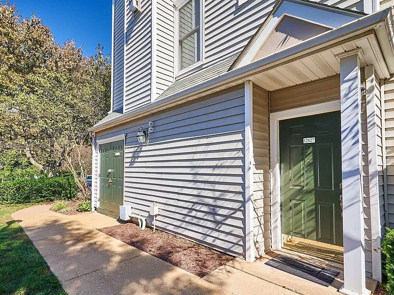 12827 Fair Briar Ln — Photo 3