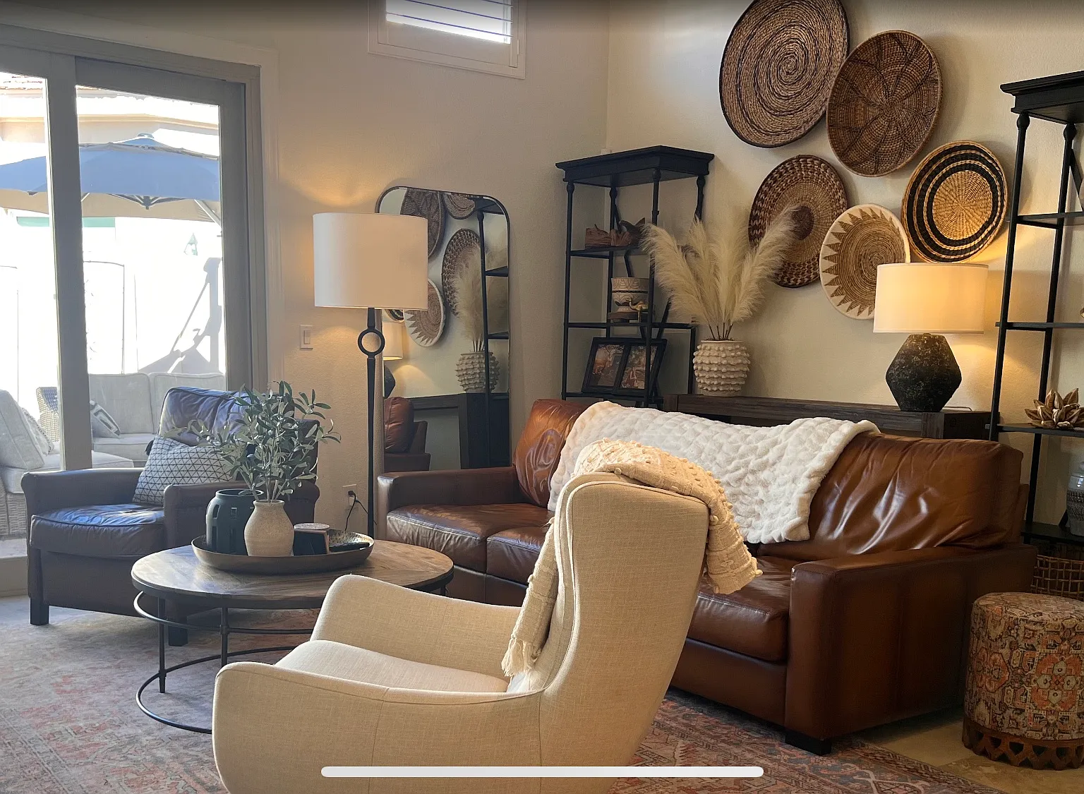 4 bed, 2419 sqft, $4,400 — Photo 1