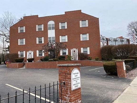 3rd image of 785 Washington St APT 101