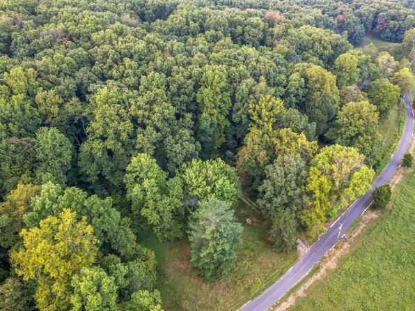 8089 N Denny Rd, Bloomington, IN 47404