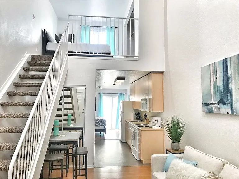 1525 2nd Ave #302 — Photo 1
