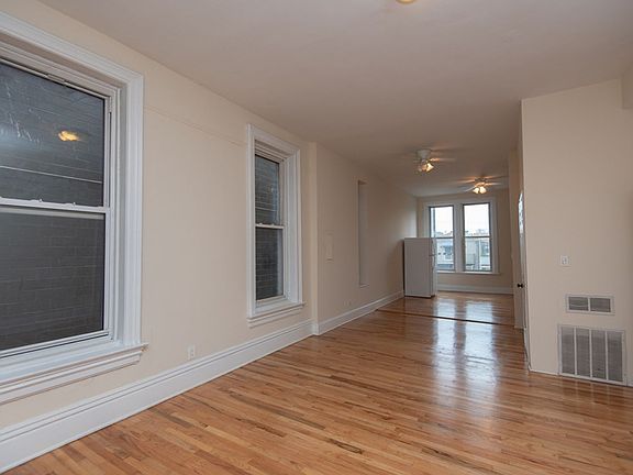 4th image of 1520 W Chicago Ave #3