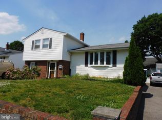 723 Charette Rd, Philadelphia, PA 19115