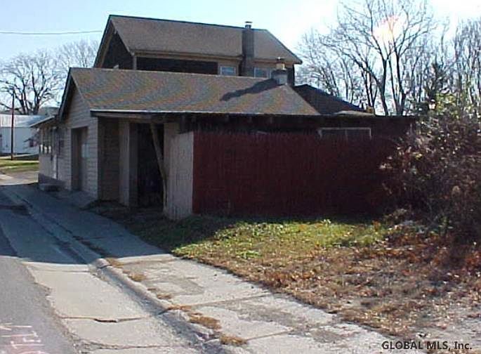 2nd image of 13 Ferry St