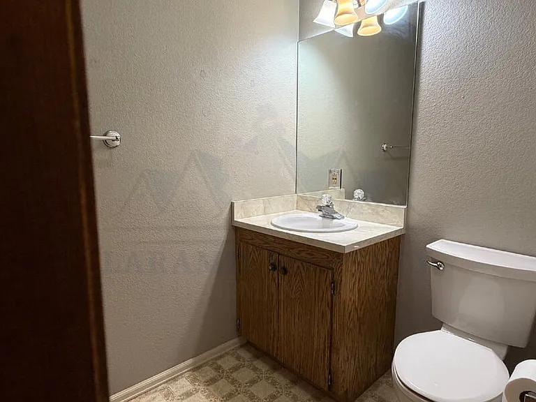 1905 Alsop Ln — Photo 16
