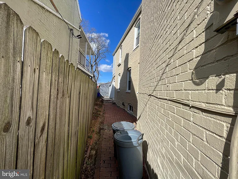 403 W South St #A — Photo 16