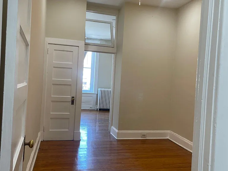 9 W Chase St — Photo 14