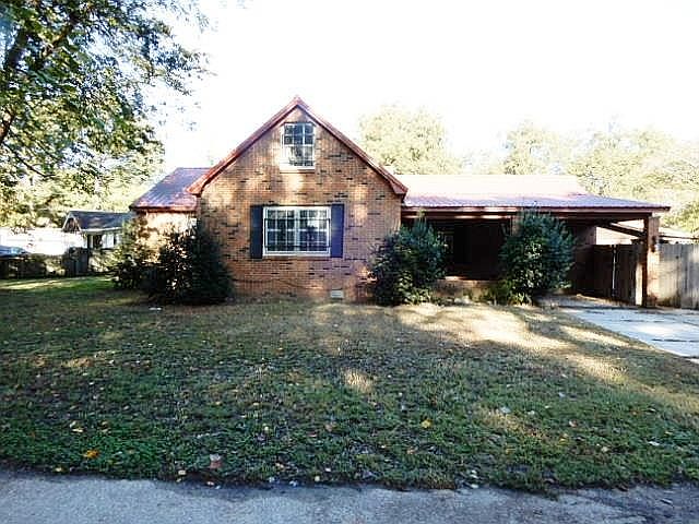 1st image of 701 SE Parkway Dr